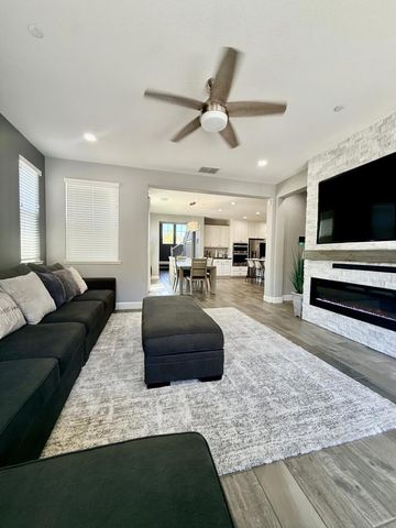 1515 Goldenstar Court, Hollister, CA 95023