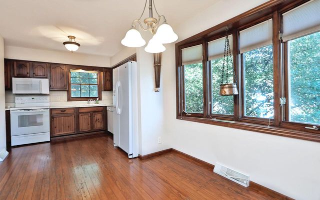 10818 86th PLACE, Kenosha, WI 53158