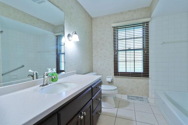 10818 86th PLACE, Kenosha, WI 53158