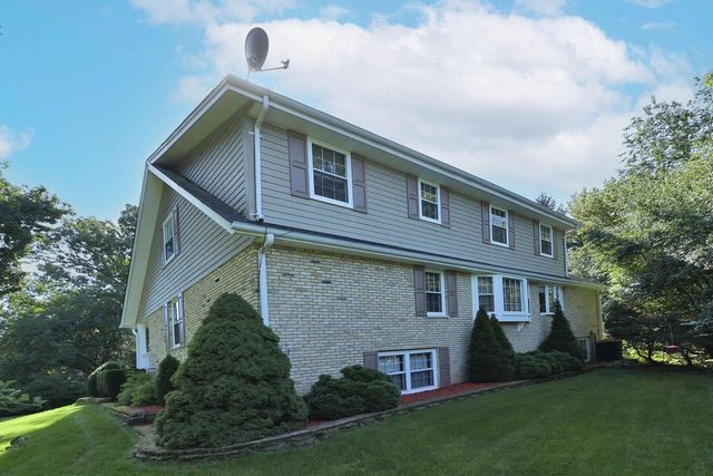 10818 86th PLACE, Kenosha, WI 53158