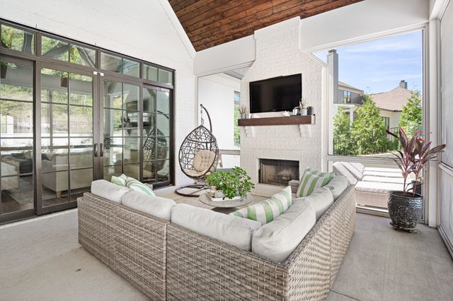 1588 Eastwood Dr, Brentwood, TN 37027