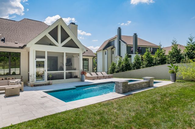 1588 Eastwood Dr, Brentwood, TN 37027