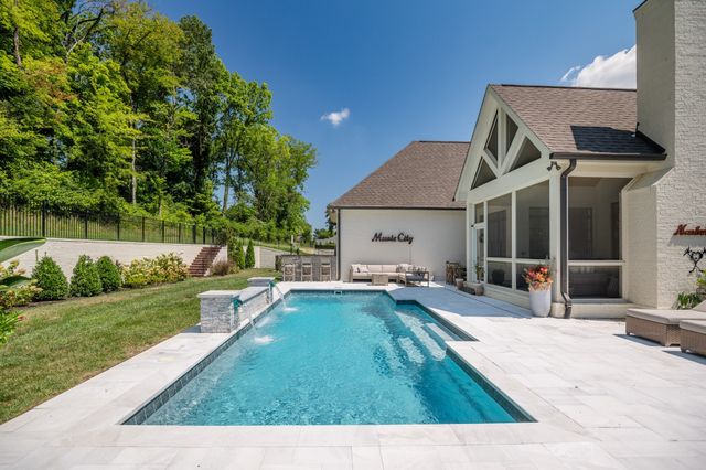 1588 Eastwood Dr, Brentwood, TN 37027