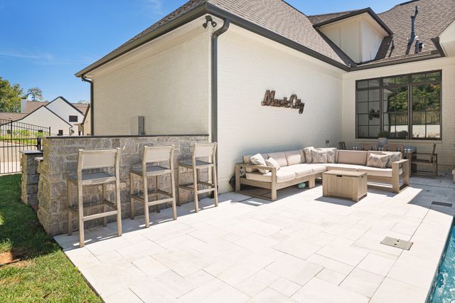 1588 Eastwood Dr, Brentwood, TN 37027