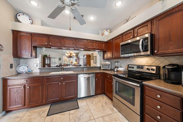 1275 DARTFORD DRIVE, Tarpon Springs, FL 34688