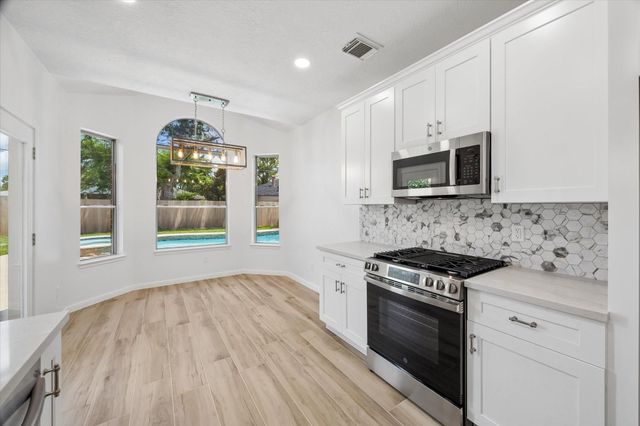 4503 Sugar Bars Drive, Friendswood, TX 77546