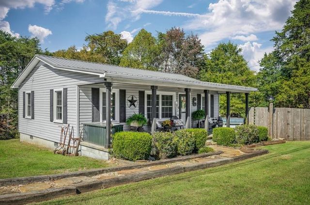 13400 Old Kentucky Rd, Walling, TN 38587