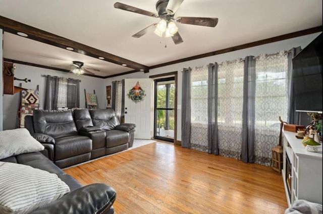 13400 Old Kentucky Rd, Walling, TN 38587