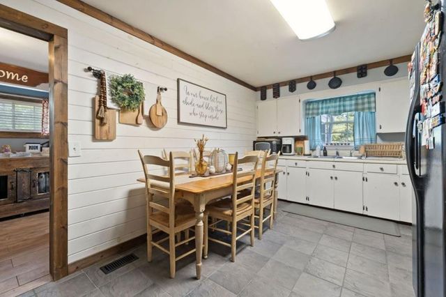 13400 Old Kentucky Rd, Walling, TN 38587