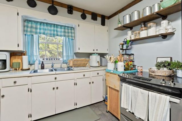 13400 Old Kentucky Rd, Walling, TN 38587