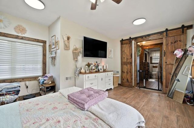 13400 Old Kentucky Rd, Walling, TN 38587