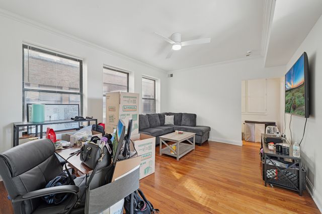 7219 S Yates Boulevard 3A, Chicago, IL 60649