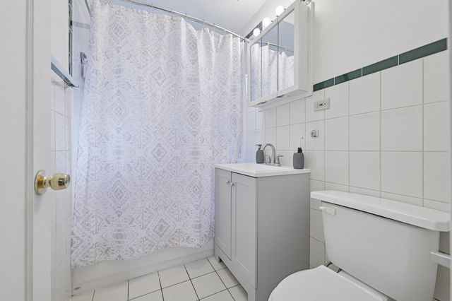 7219 S Yates Boulevard 3A, Chicago, IL 60649