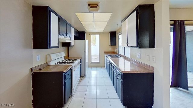 1405 Vegas Valley Drive 103, Las Vegas, NV 89169