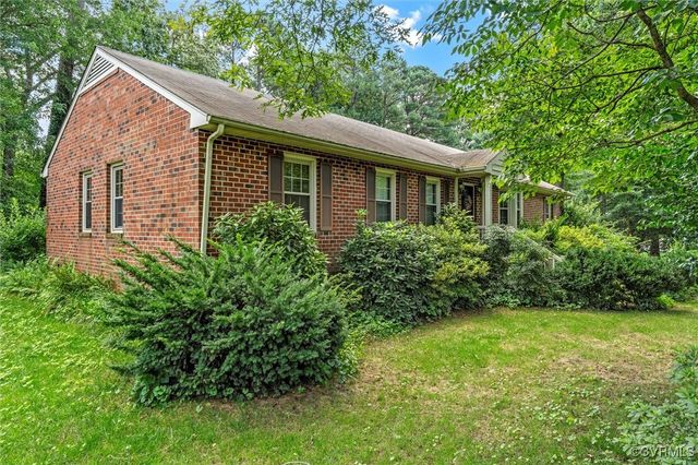 10170 Suzanne Dr, Mechanicsville, VA 23116