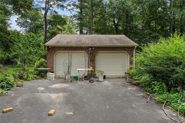 10170 Suzanne Dr, Mechanicsville, VA 23116