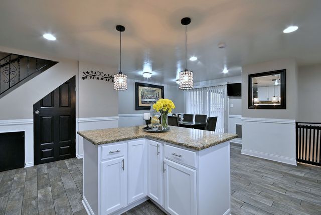 514 S 8th Avenue, Maywood, IL 60153