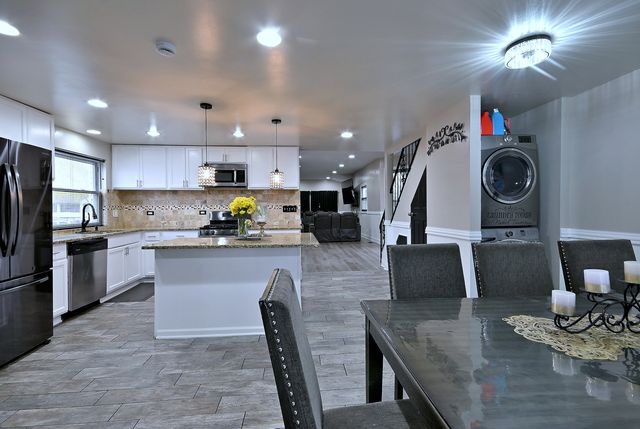 514 S 8th Avenue, Maywood, IL 60153