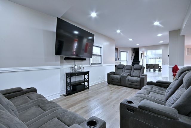 514 S 8th Avenue, Maywood, IL 60153