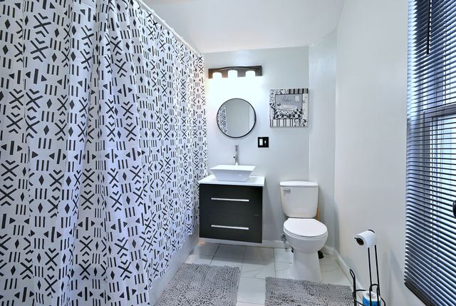 514 S 8th Avenue, Maywood, IL 60153