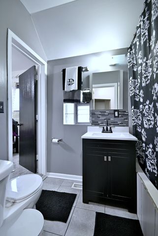 514 S 8th Avenue, Maywood, IL 60153