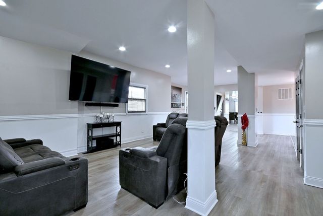 514 S 8th Avenue, Maywood, IL 60153