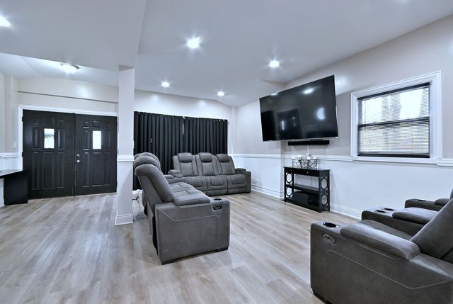 514 S 8th Avenue, Maywood, IL 60153