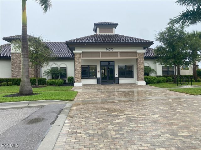 3261 Altimira DR, Fort Myers, FL 33905