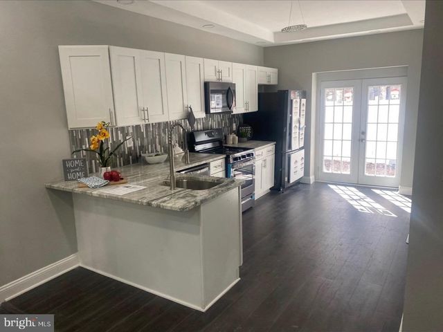 3040 BERKS ST, Philadelphia, PA 19121