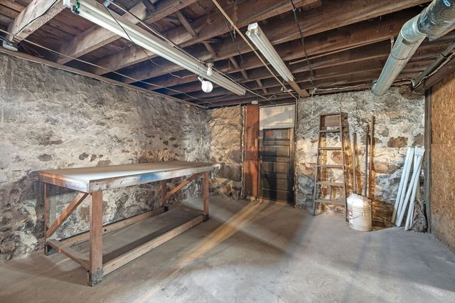 39 Mason St, Salem, MA 01970