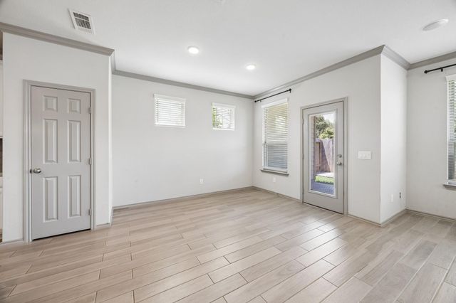 1903 Monaco Memorial Lane, Houston, TX 77043