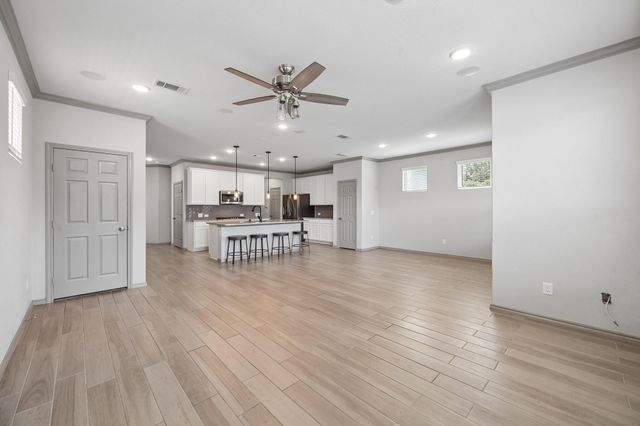 1903 Monaco Memorial Lane, Houston, TX 77043