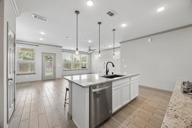 1903 Monaco Memorial Lane, Houston, TX 77043