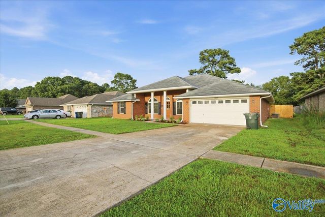 5009 Old Railroad Bed Road, Harvest, AL 35749
