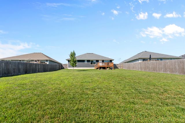 3891 North Spring Branch Avenue, Springfield, MO 65803