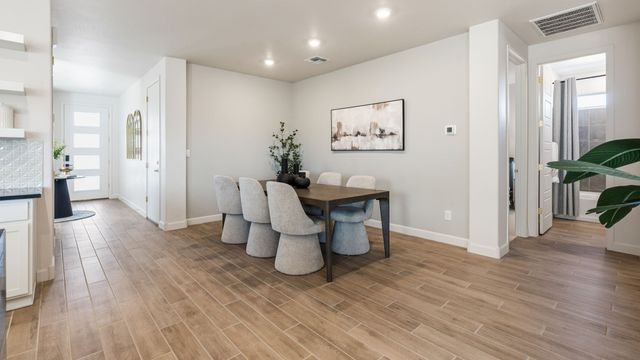 3312 Los Feliz, Santa Fe, NM 87507