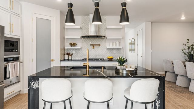 3312 Los Feliz, Santa Fe, NM 87507