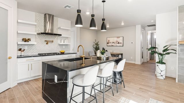3312 Los Feliz, Santa Fe, NM 87507