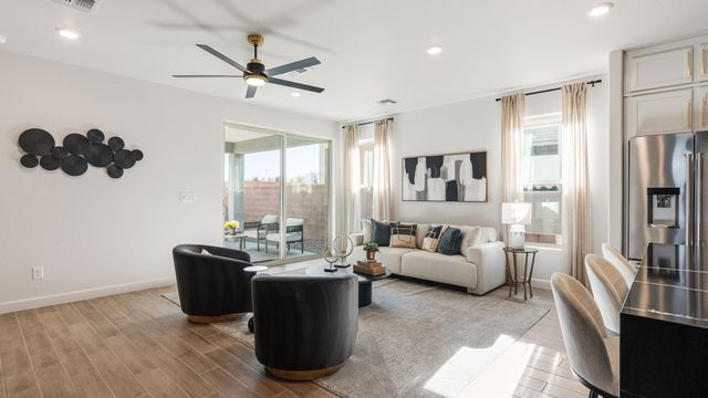 3312 Los Feliz, Santa Fe, NM 87507