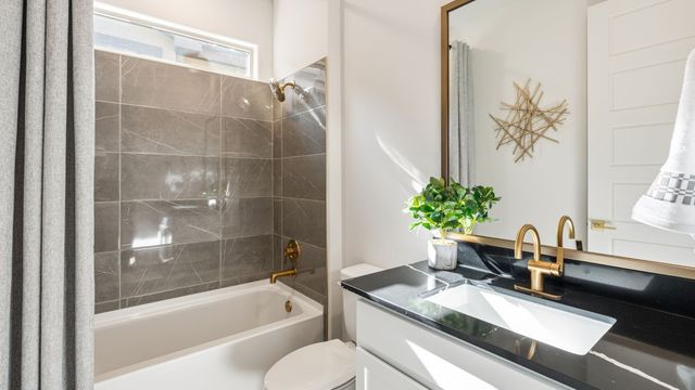 3312 Los Feliz, Santa Fe, NM 87507
