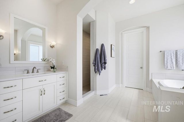 5371 W Philomena Dr, Meridian, ID 83646