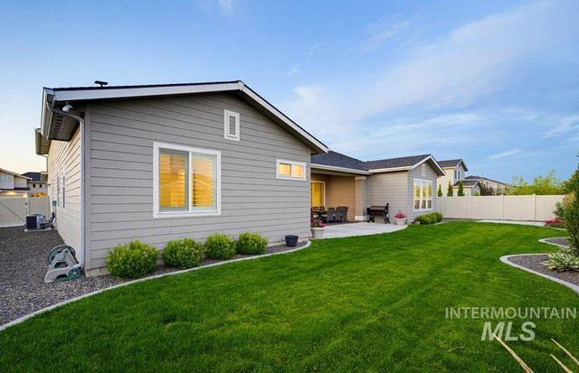 5371 W Philomena Dr, Meridian, ID 83646