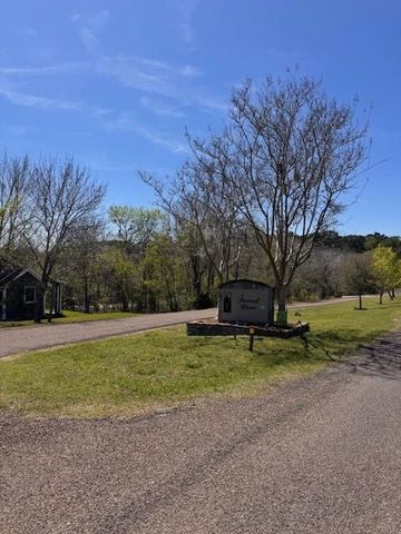 90 S Pine Harbour Drive, Coldspring, TX 77331