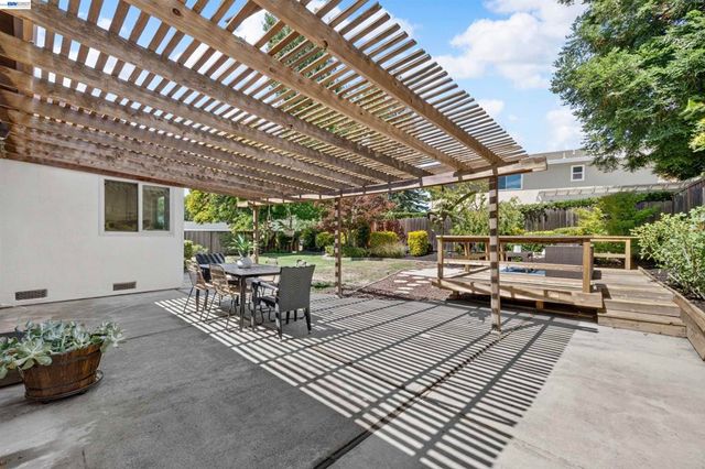 2534 Marsh Dr, San Ramon, CA 94583