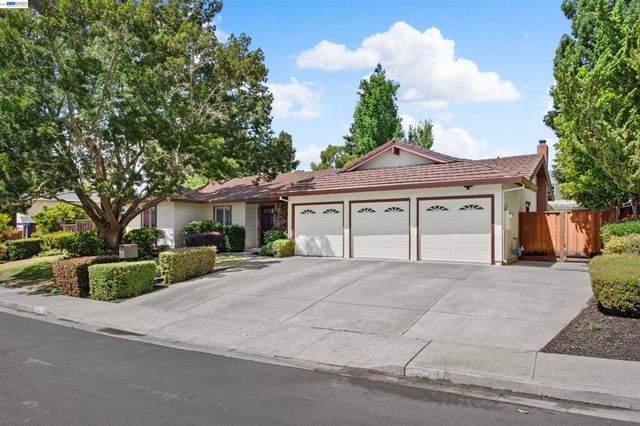 2534 Marsh Dr, San Ramon, CA 94583