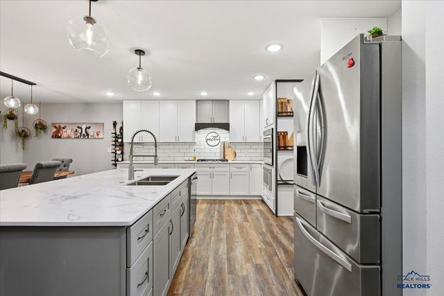 12142 WASHINGTON LOOP, Sturgis, SD 57785