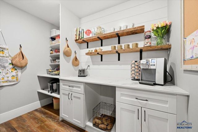 12142 WASHINGTON LOOP, Sturgis, SD 57785