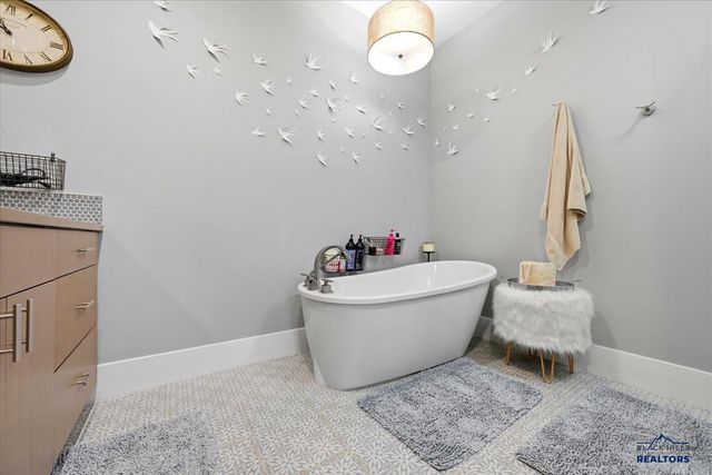 12142 WASHINGTON LOOP, Sturgis, SD 57785