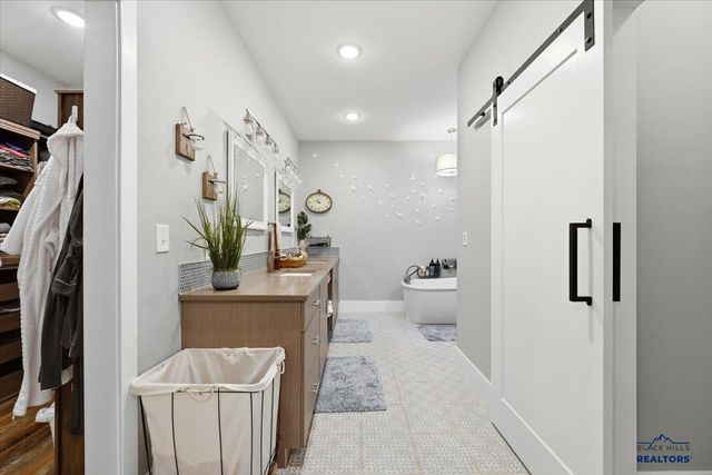 12142 WASHINGTON LOOP, Sturgis, SD 57785