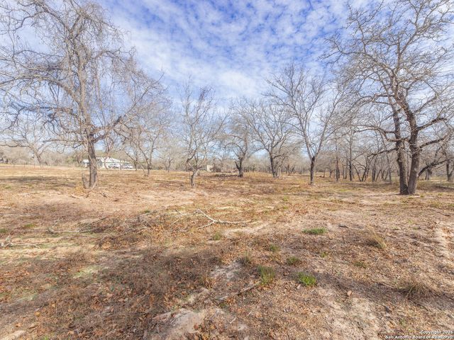 1511 Meadow Glen, Adkins, TX 78101